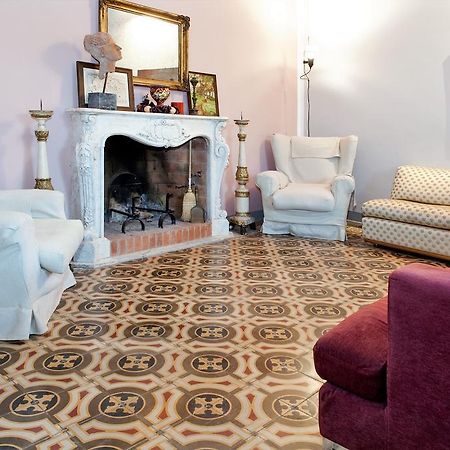 Cavour33 Bed & Breakfast Massa  Bagian luar foto